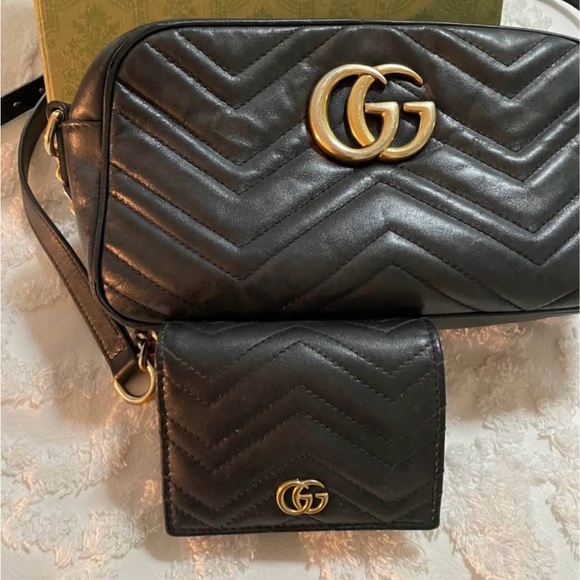 Gucci Black Quilted Crossbody Bag with Gold Accents - Picture 2 of 4